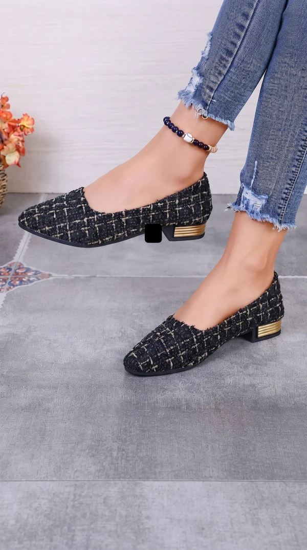 Zapato plano negro puntiagudo. #42 y #41 reducidos a #41 y #40's foto | Bellari |  BizneCubano